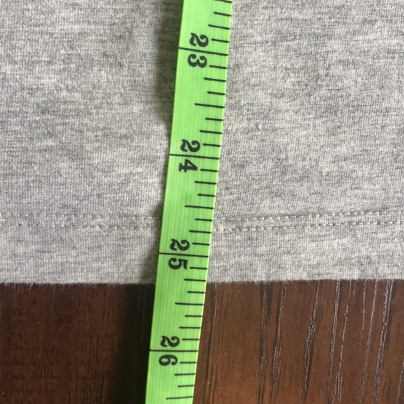 Banana Republic Tee - Picture 5 of 6